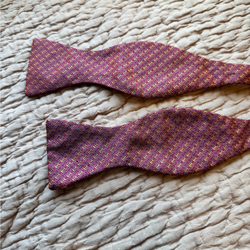 HERMES Men’s Bow Tie in Red & Yellow, 100% Silk, Made in Paris, good condition - Picture 8 of 8